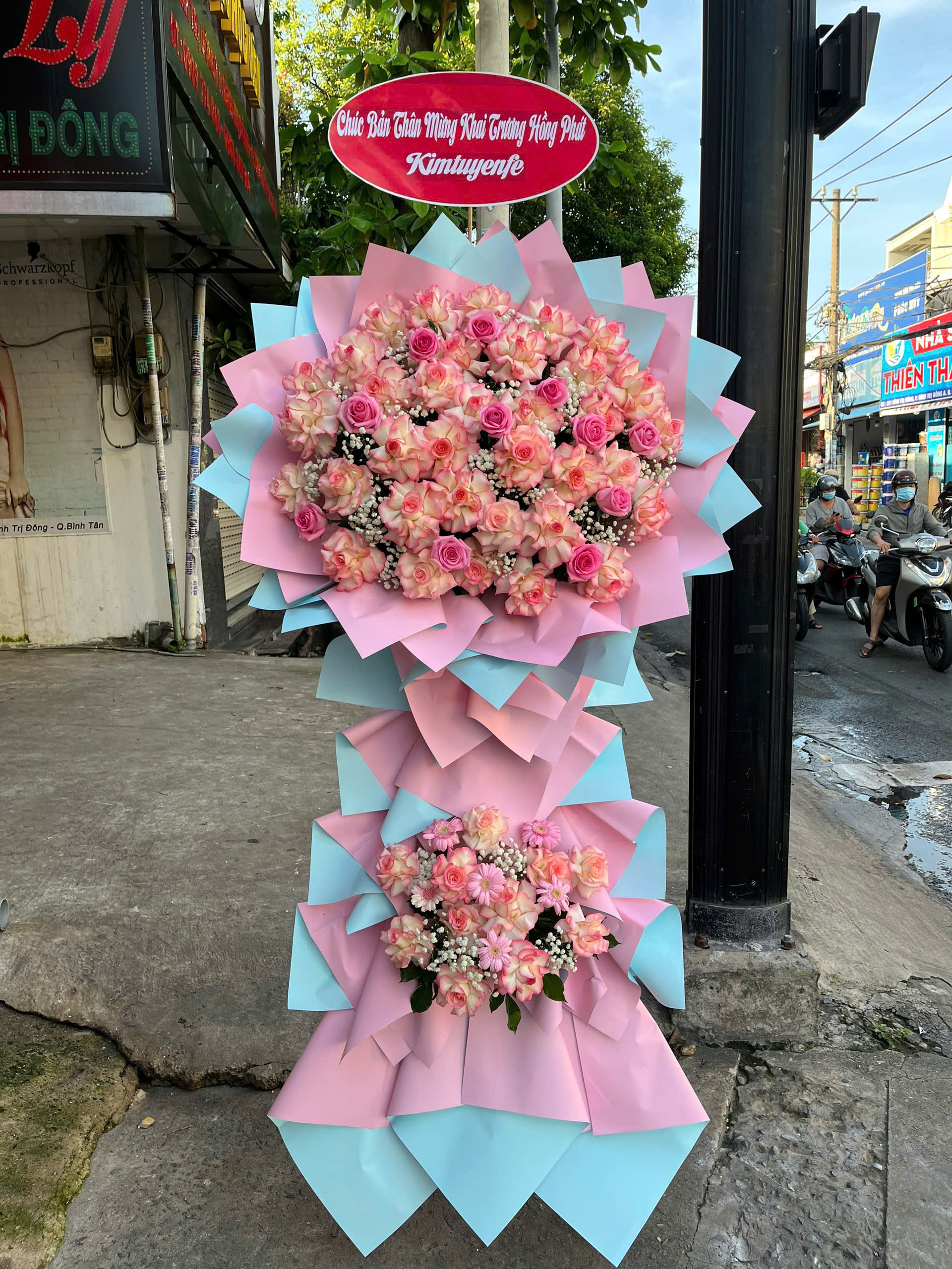 Kệ hoa khai trương 055