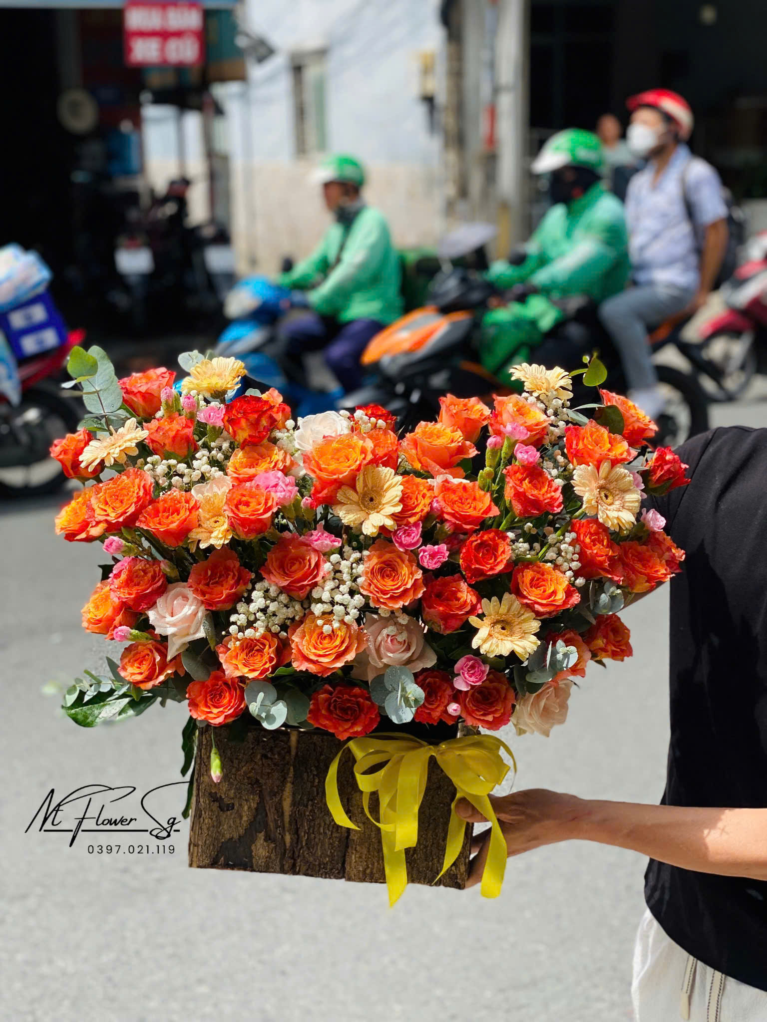 giỏ hoa chúc mừng 090
