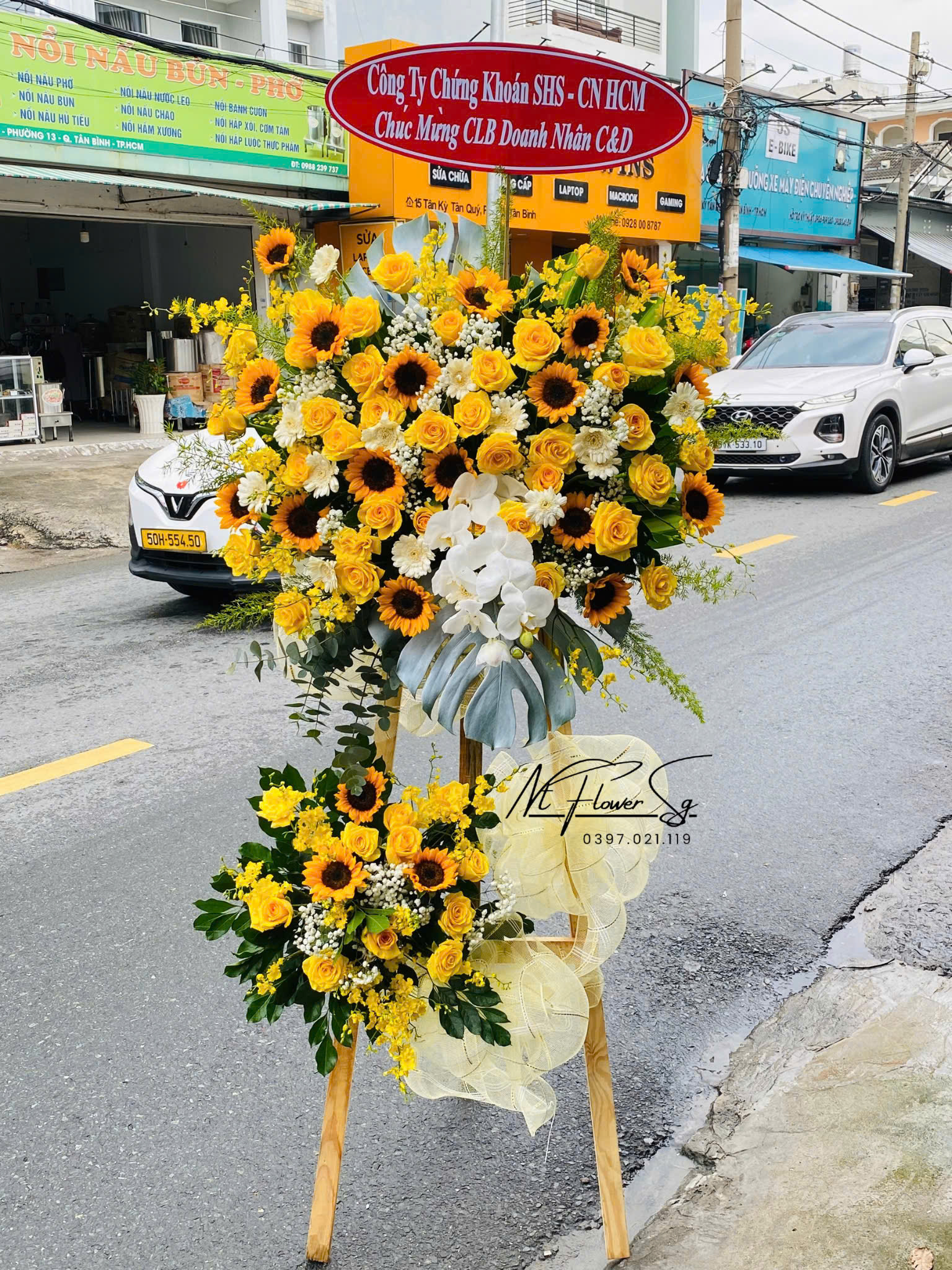 Kệ hoa khai trương 061