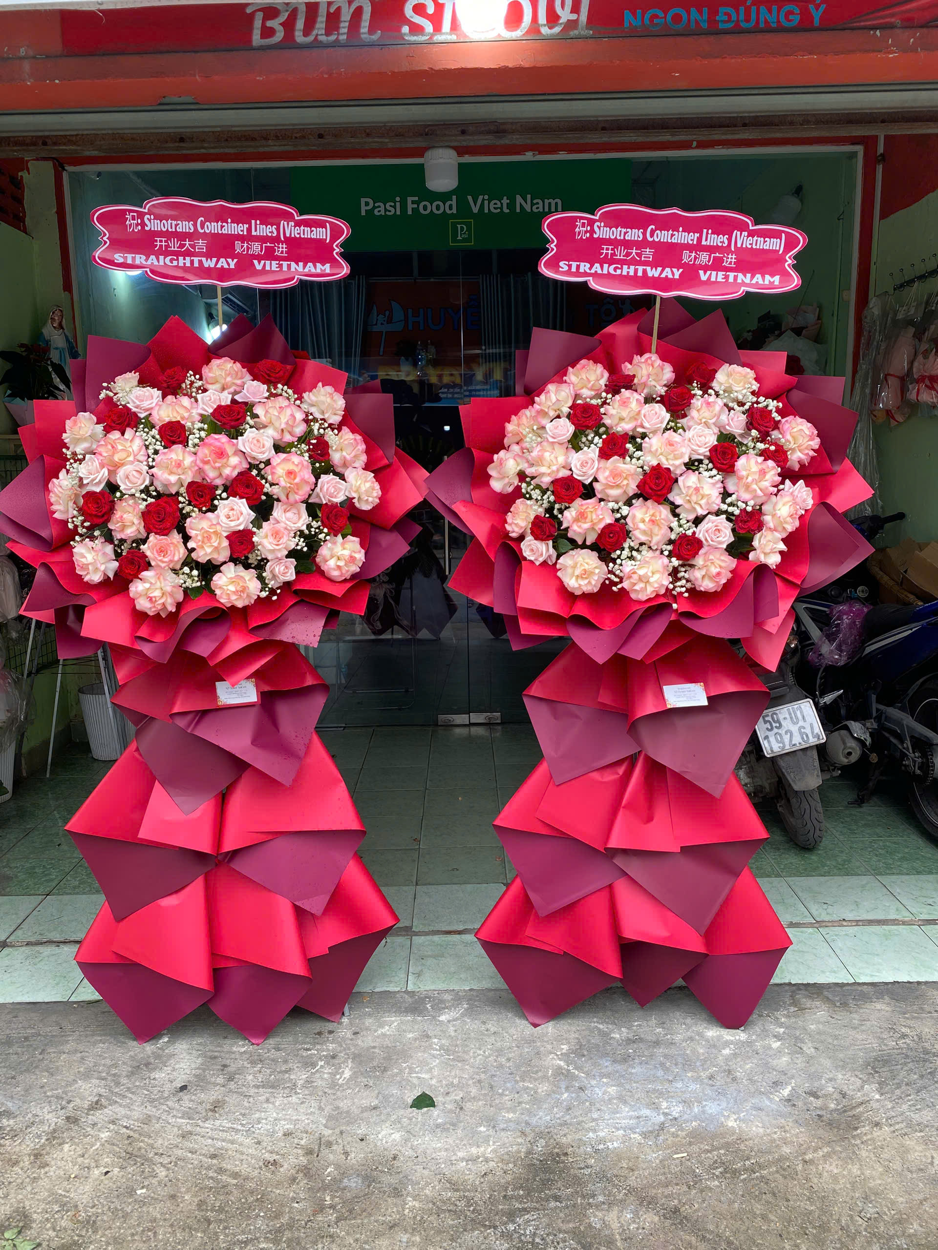 Kệ hoa khai trương 070