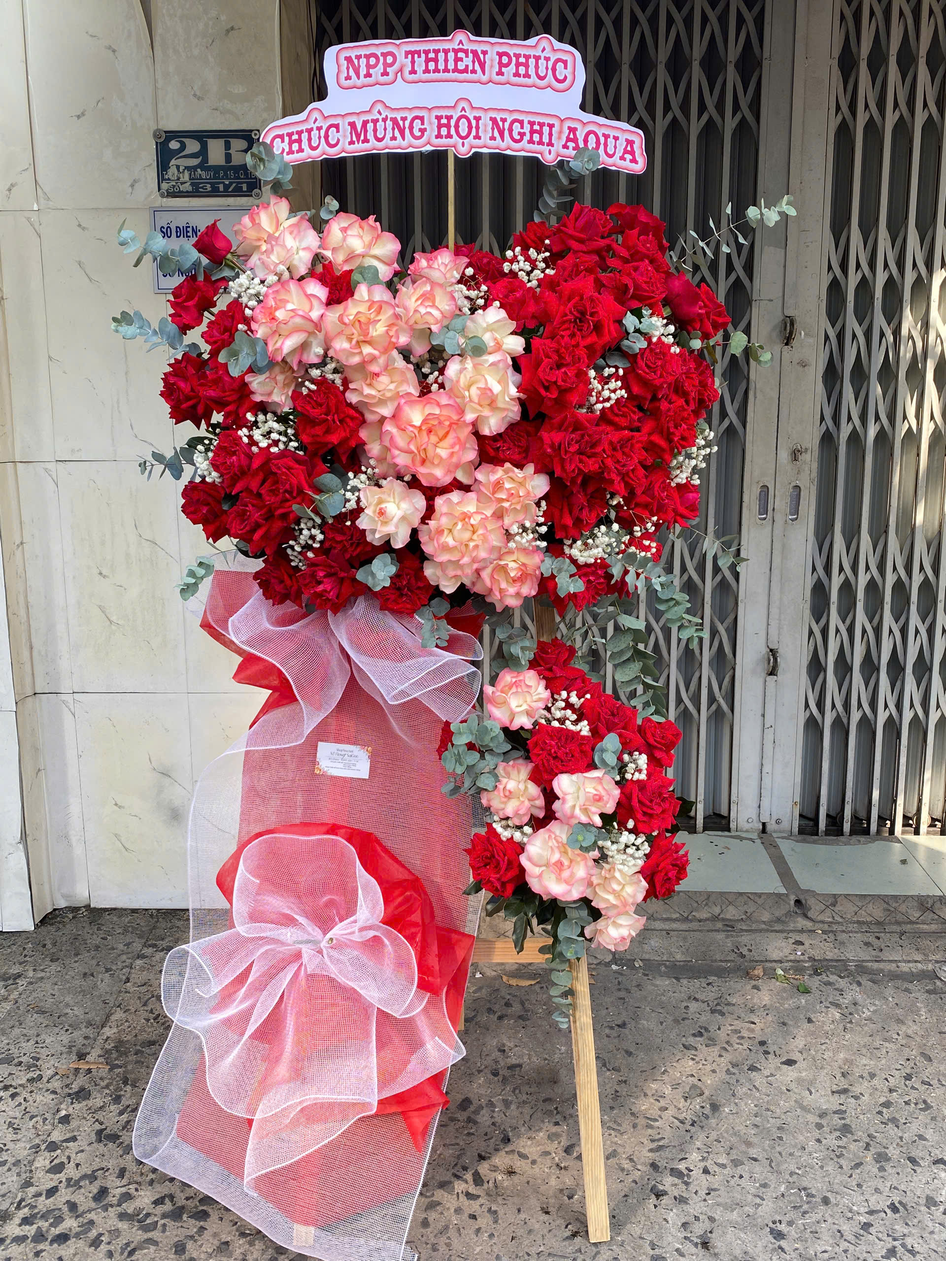 Kệ hoa khai trương 074